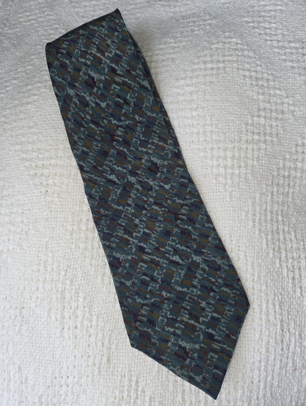 J.T. Beckett Mens Abstract Pattern Silk Tie